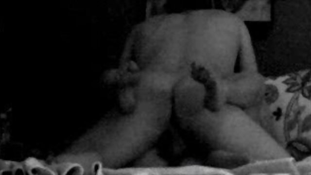若いカップルの学生の部屋には、古典的な エロ 動画 女 向け