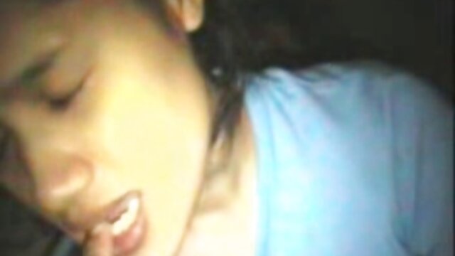 新生児の女の子は、性的な位置で夏の家でセックスをしています 女性 専用 の エロ 動画