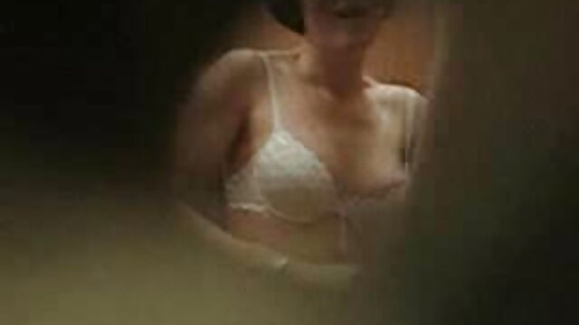 パンストの女性はオイルで引っ張られ、彼女の恋人は良いセックスをしている質問です 女性 アダルト シュガール